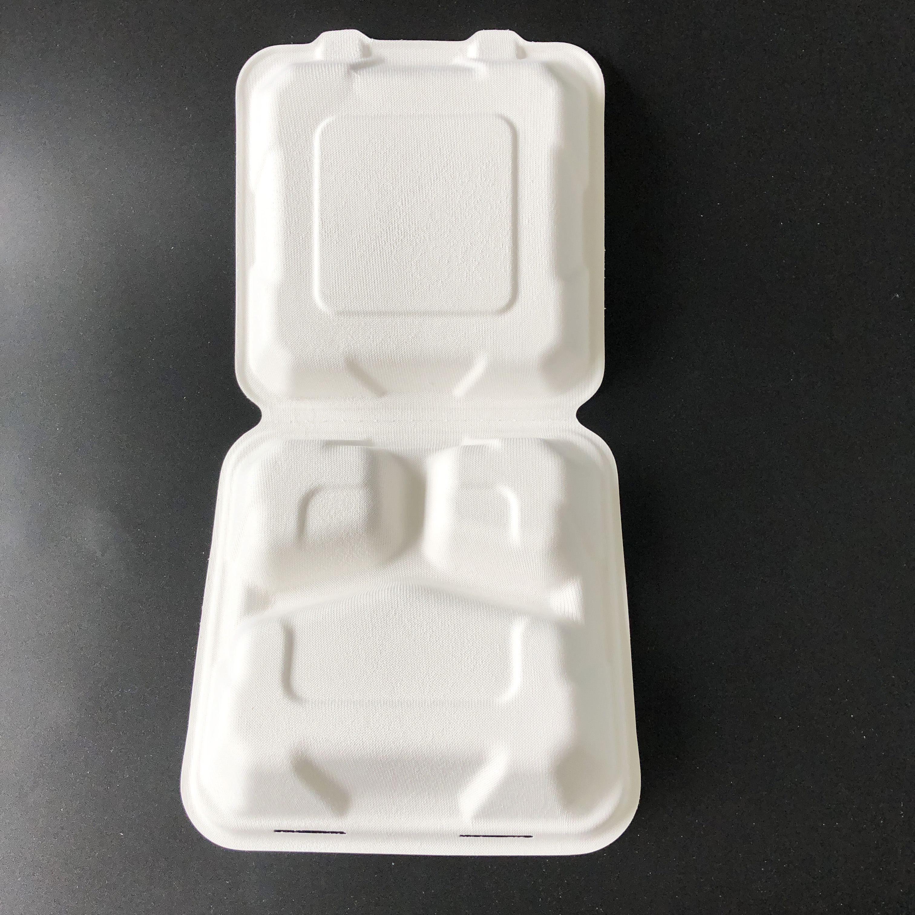 Customized sugarcane 3 compartment clamshell box